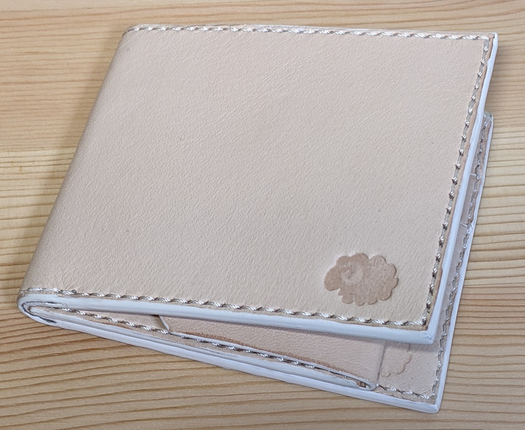 【非公式】推しの押し印入り本革二つ折り財布(角巻わため)