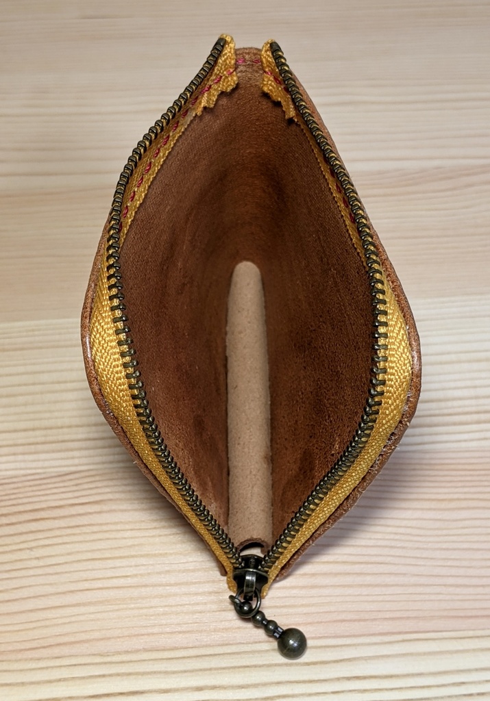 【非公式】推しの押し印入り本革ミニポーチ(戌神ころね)