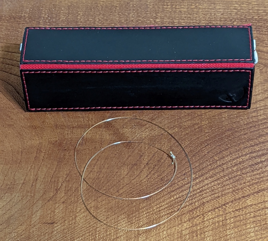 【非公式】推しの押し印入り本革メガネケース(大神ミオ)