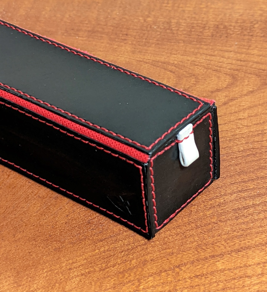 【非公式】推しの押し印入り本革メガネケース(大神ミオ)