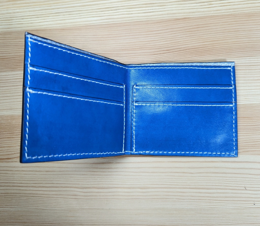 【非公式】推しの押し印入り本革二つ折り財布(天音かなた)