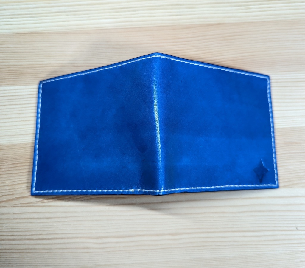 【非公式】推しの押し印入り本革二つ折り財布(天音かなた)