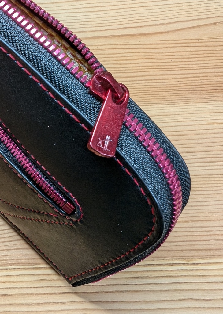 【非公式】大神ミオ推しL字ファスナー財布 たくあん?髪飾押印付き