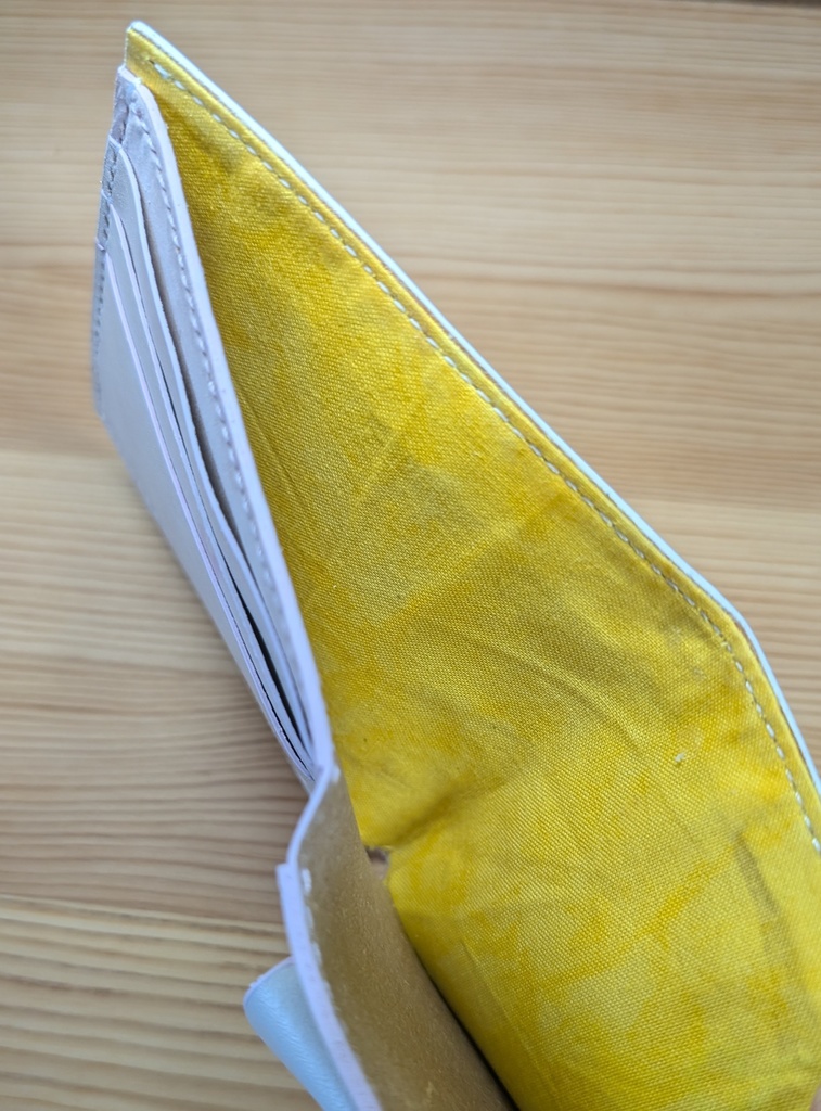 【非公式】さくらみこ推し35Pカラー本革二つ折り財布