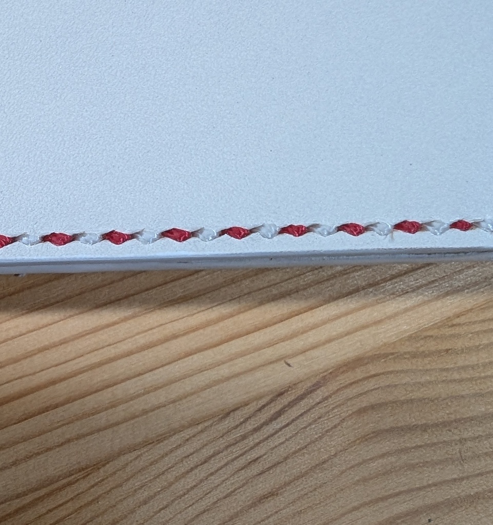 【非公式】さくらみこ推し35Pカラー本革二つ折り財布