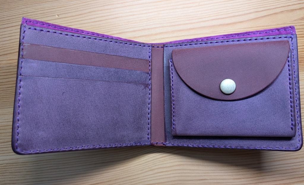 【非公式】猫又おかゆ推し押印本革イタリアンレザー二つ折り財布