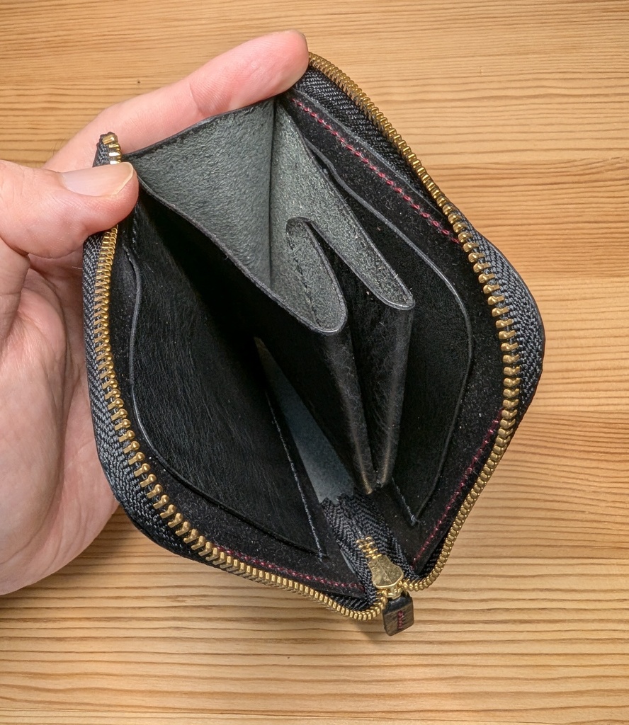 【非公式】フブミオのイラスト押印入り、本革イタリアンレザーミニ財布(ミオカラーver)