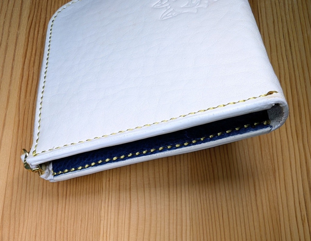 【非公式】フブミオのイラスト押印入り、本革イタリアンレザーミニ財布(フブキングダムカラーver)