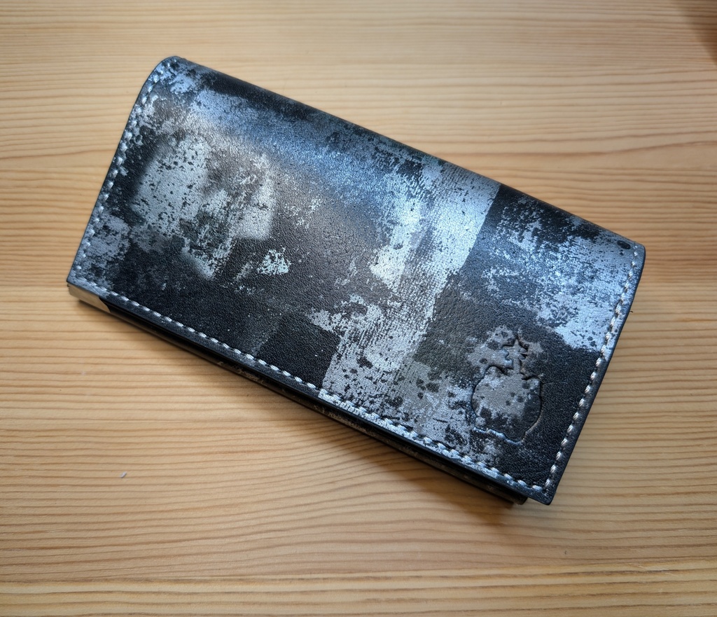 【非公式】推しの押印入り本革コンパクト長財布(獅白ぼたんver)シルバータイプ