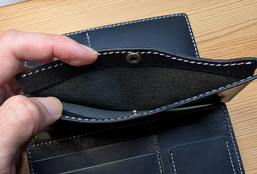 【非公式】推しの押印入り本革コンパクト長財布(獅白ぼたんver)シルバータイプ