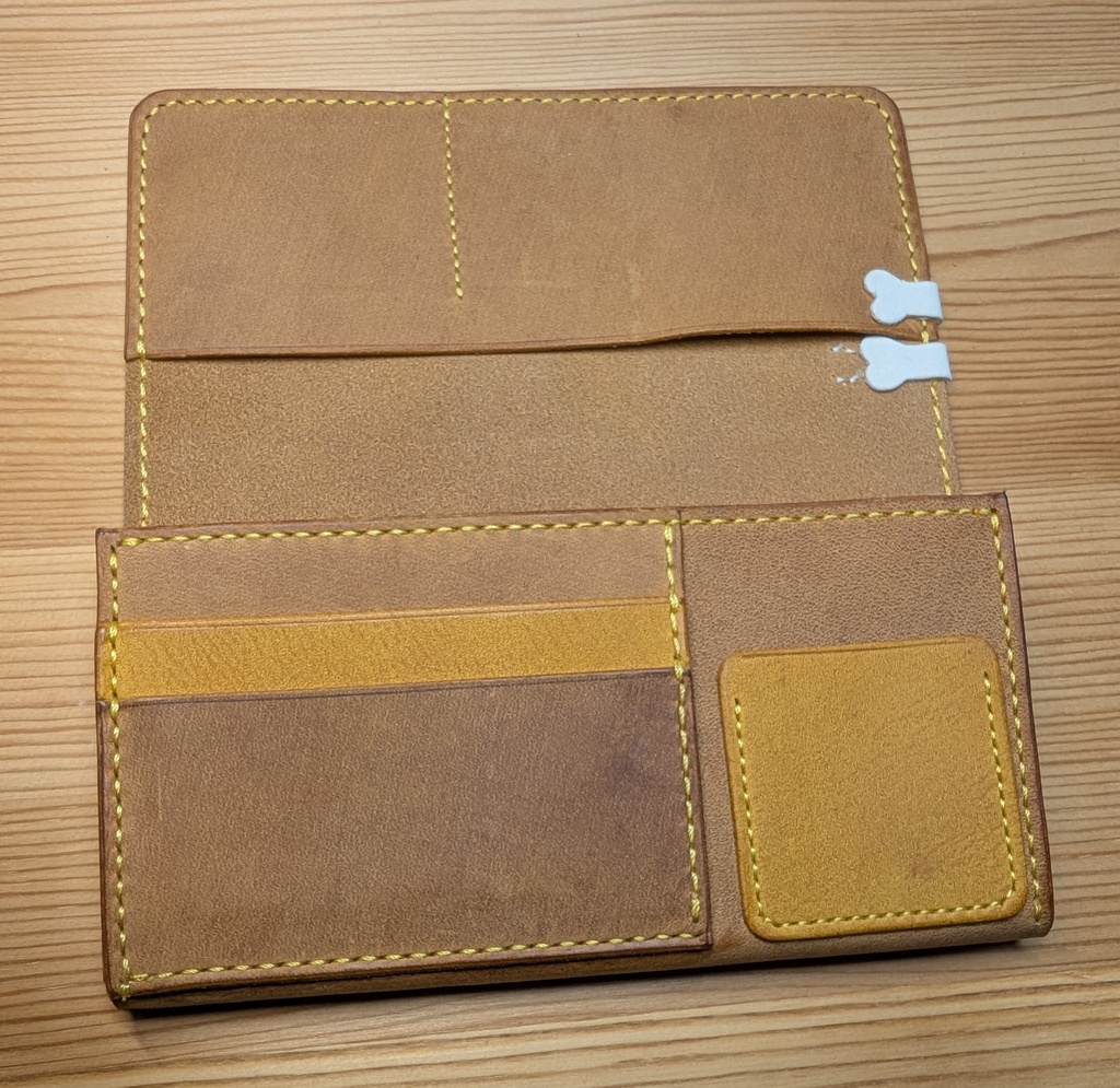 【非公式】推しの押印付き本革コンパクト長財布(戌神ころねver)