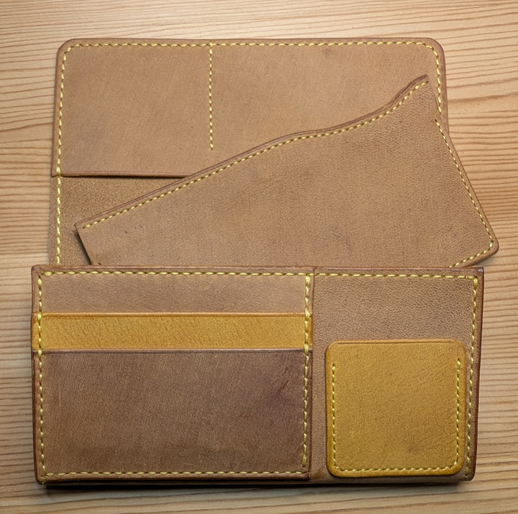 【非公式】推しの押印付き本革コンパクト長財布(戌神ころねver)