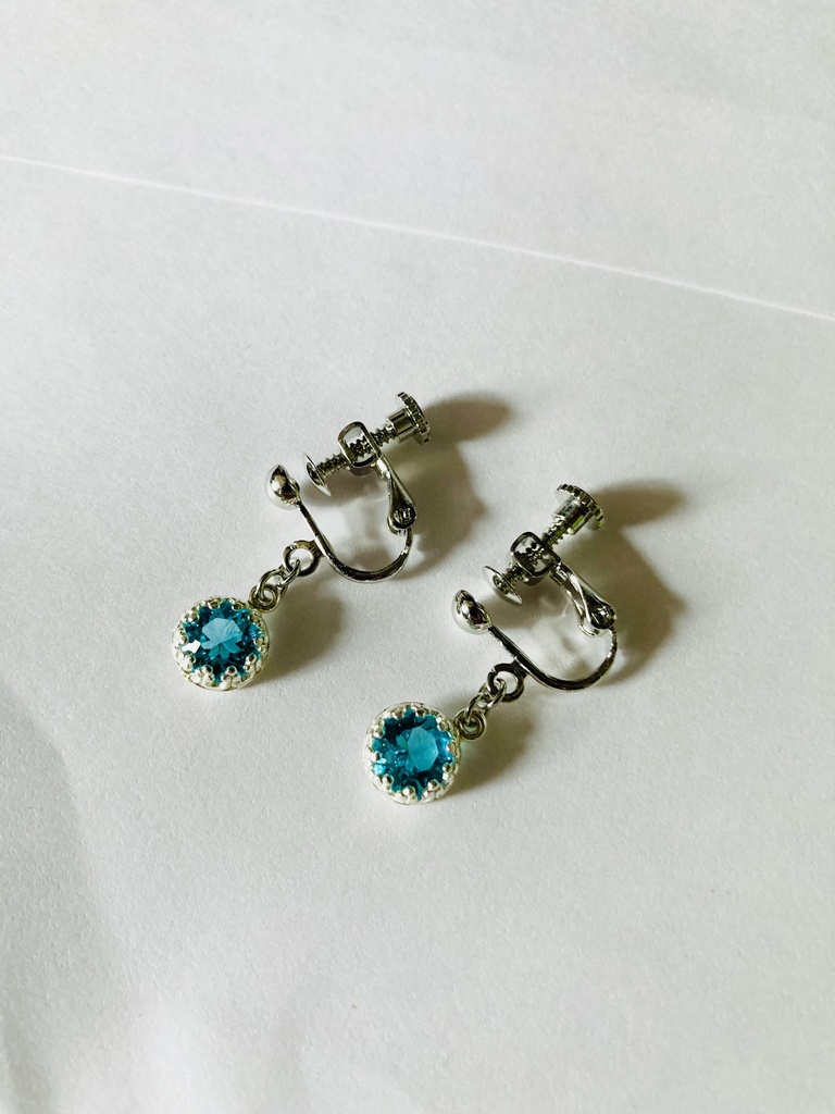 六眼イメージイヤリング