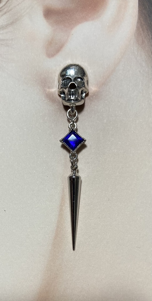 碧棺左馬刻イメージピアス