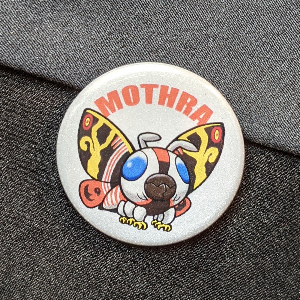 リフレクター缶バッチ モスラ