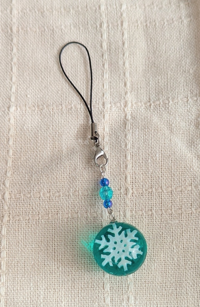 オーナメント風　雪の結晶ストラップ（緑）