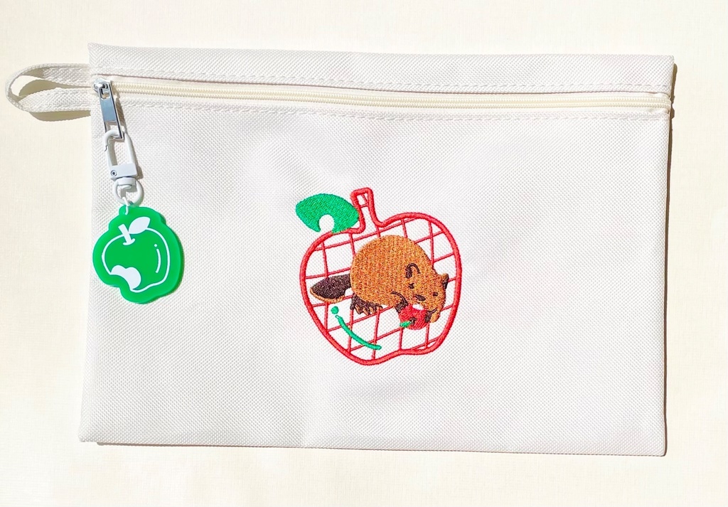 刺繍フラットポーチ(アクリルキーホルダー付き)