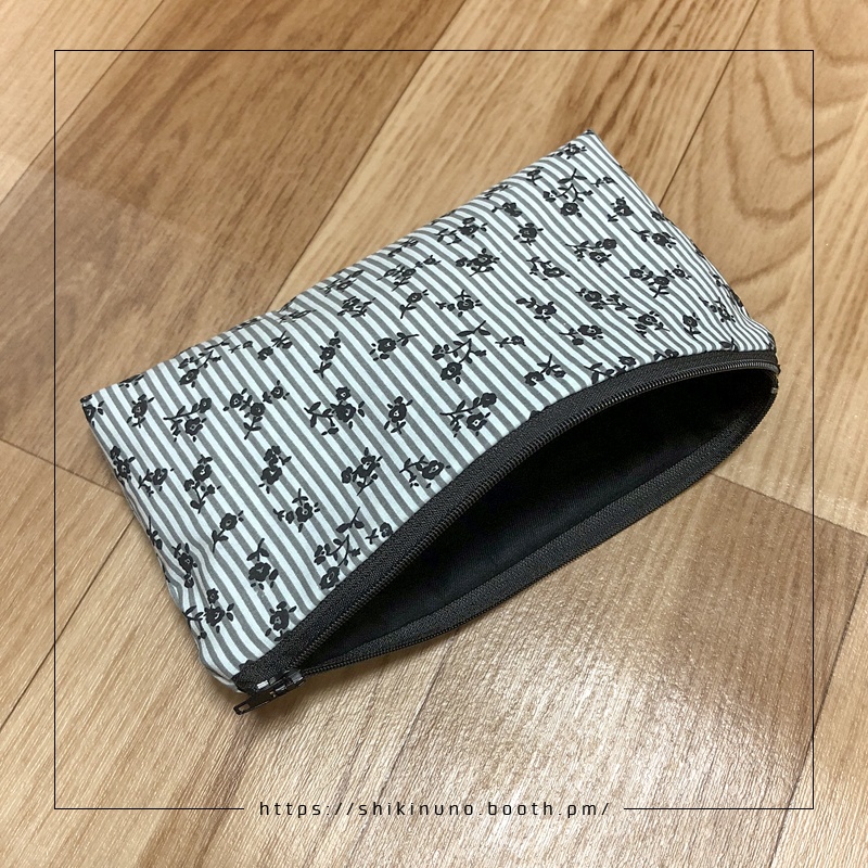 【敷布】ストライプ小花柄(ポーチ付き)