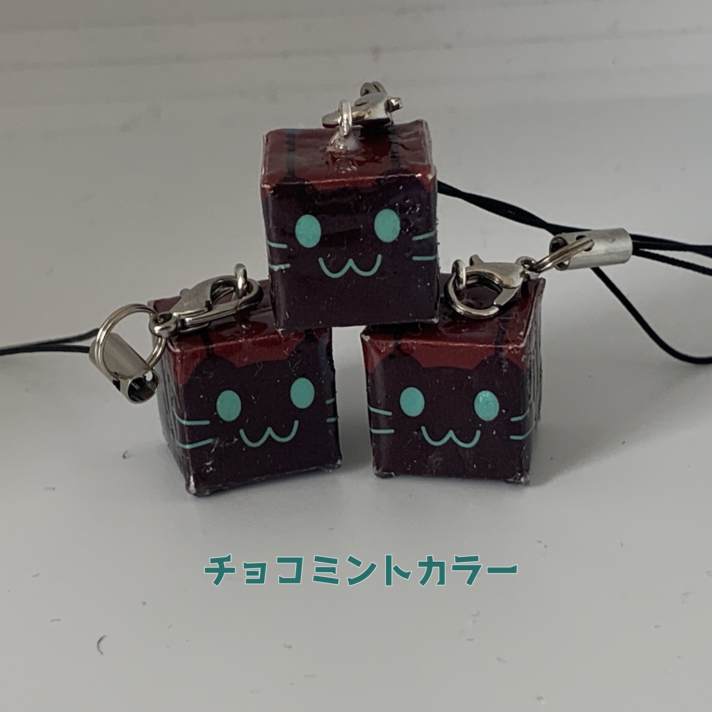 にゃんぷっぷー箱型レジンストラップ