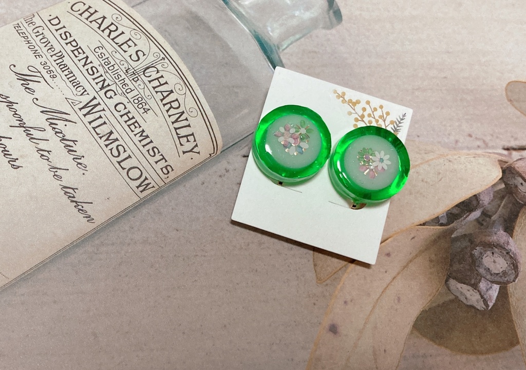 飴玉 イヤリング メロンソーダ味 レジン