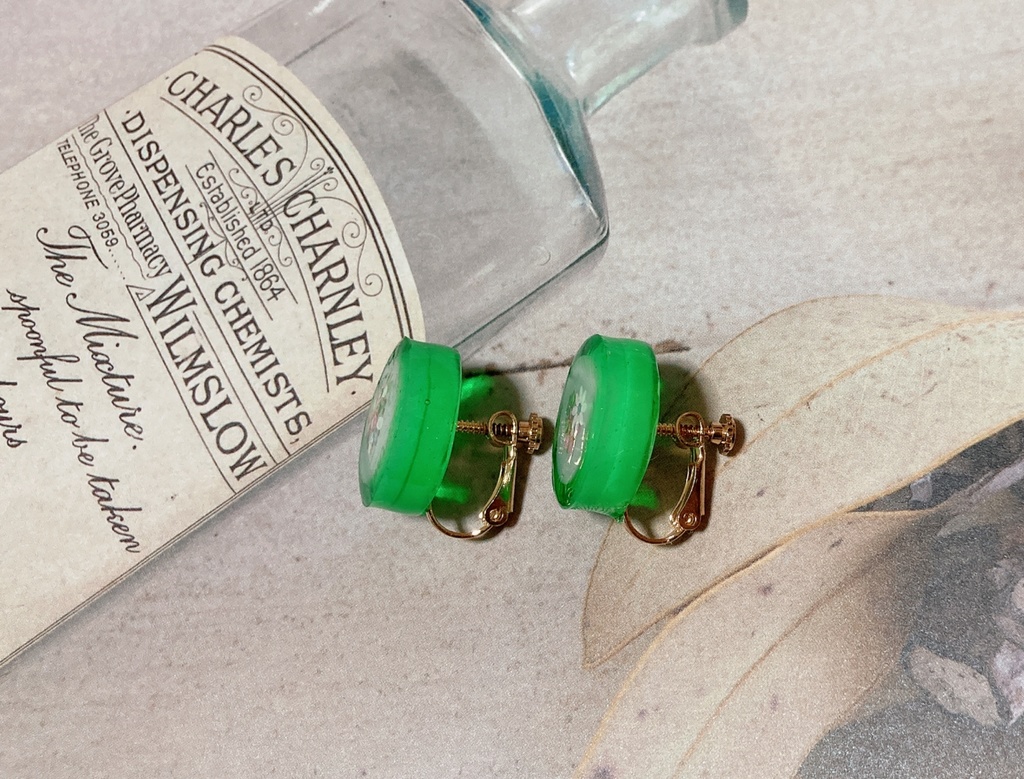 飴玉 イヤリング メロンソーダ味 レジン