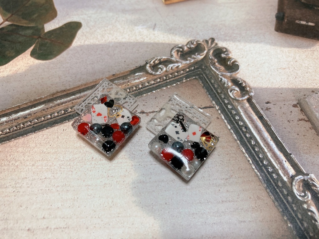 アリス×レース レジンイヤリング ピアス