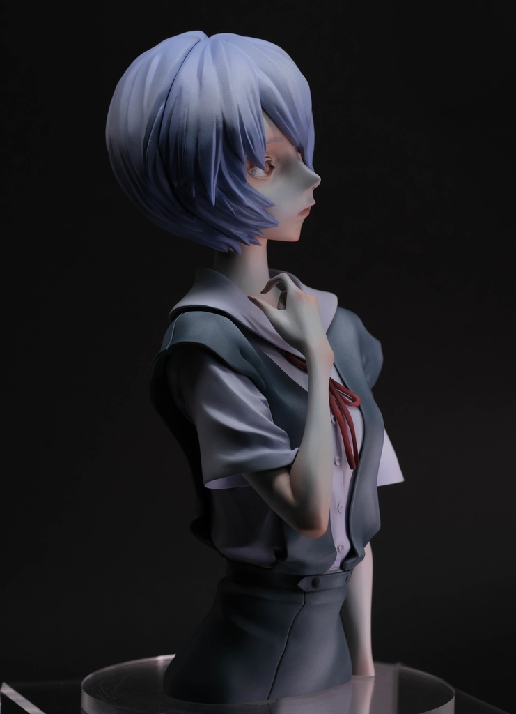綾波レイ半身像