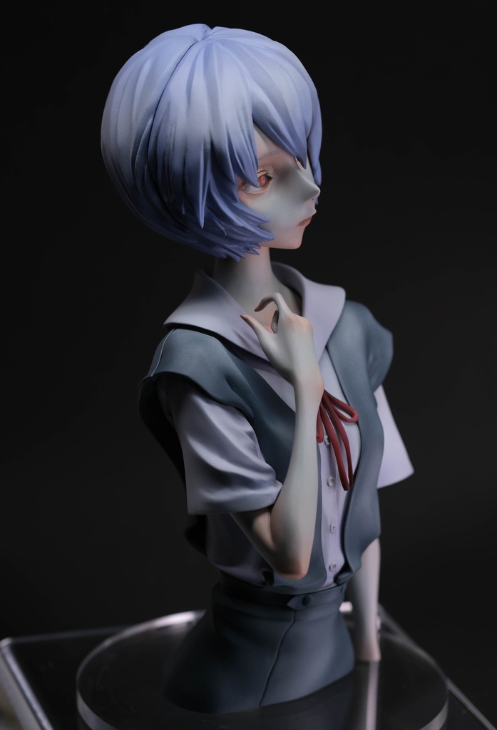 綾波レイ半身像