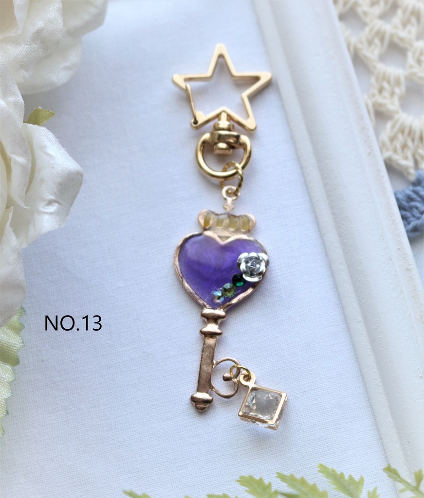 ひみつのかぎキーホルダー　紫