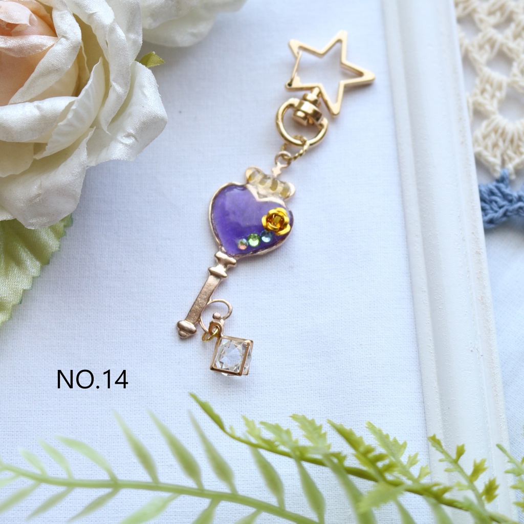 ひみつのかぎキーホルダー 紫