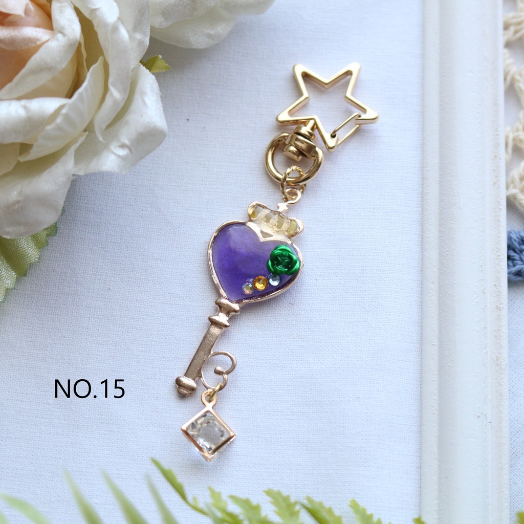 ひみつのかぎキーホルダー 紫