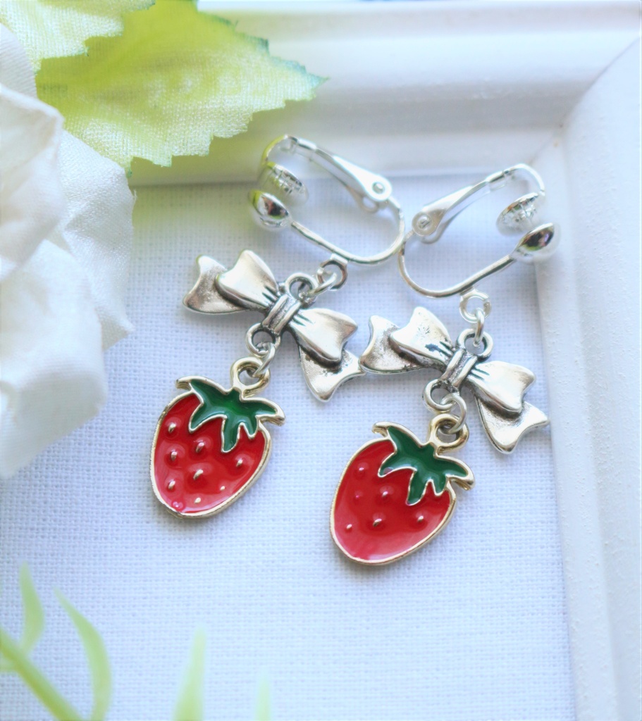 いちごちゃん ピアス・イヤリング