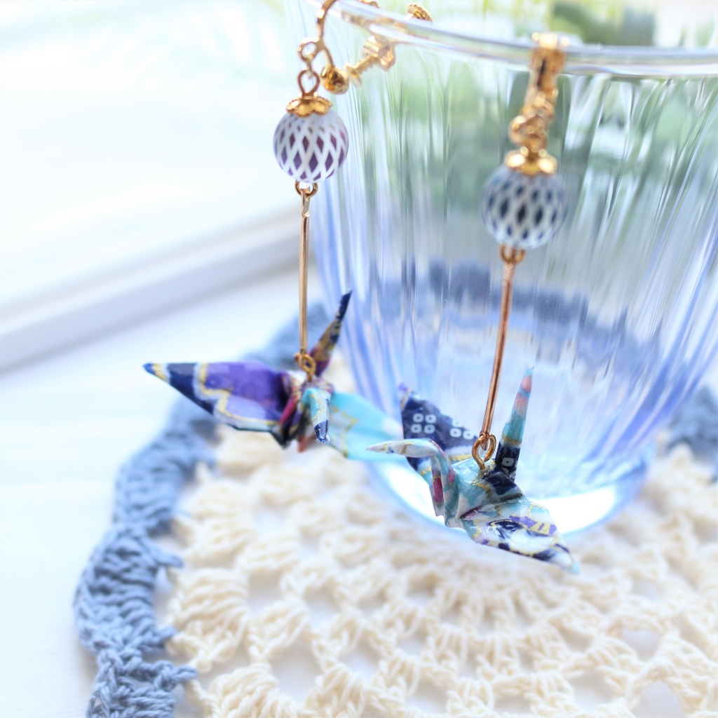 折り鶴　イヤリング　青　ピアス変更可能　64