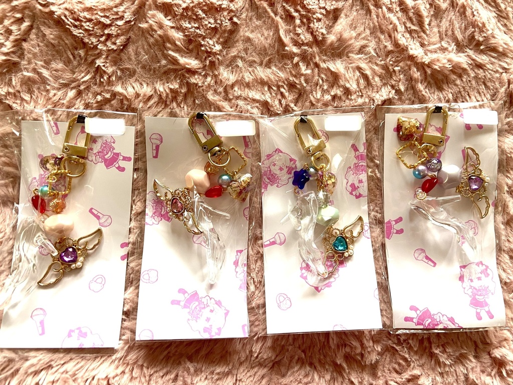 片方だけのシンデレラの靴キーホルダー。