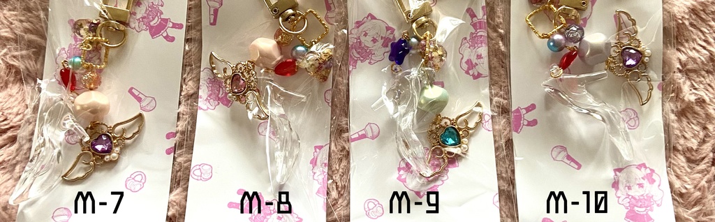 片方だけのシンデレラの靴キーホルダー。