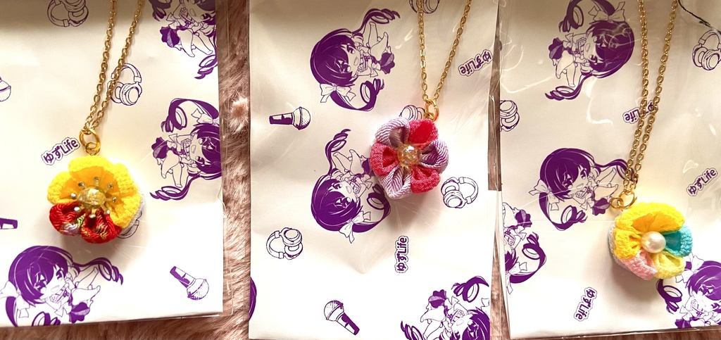 つまみ細工の一花ネックレス。