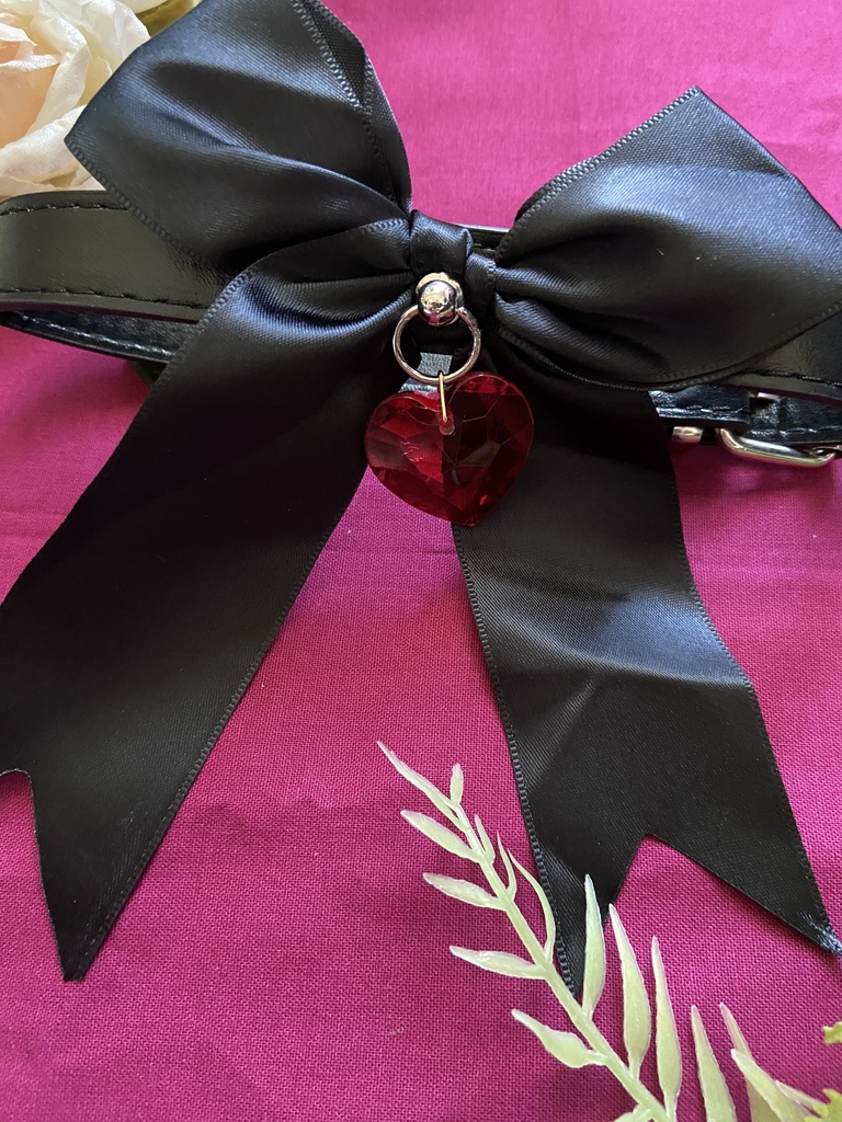 ハートチャーム　リボン首輪