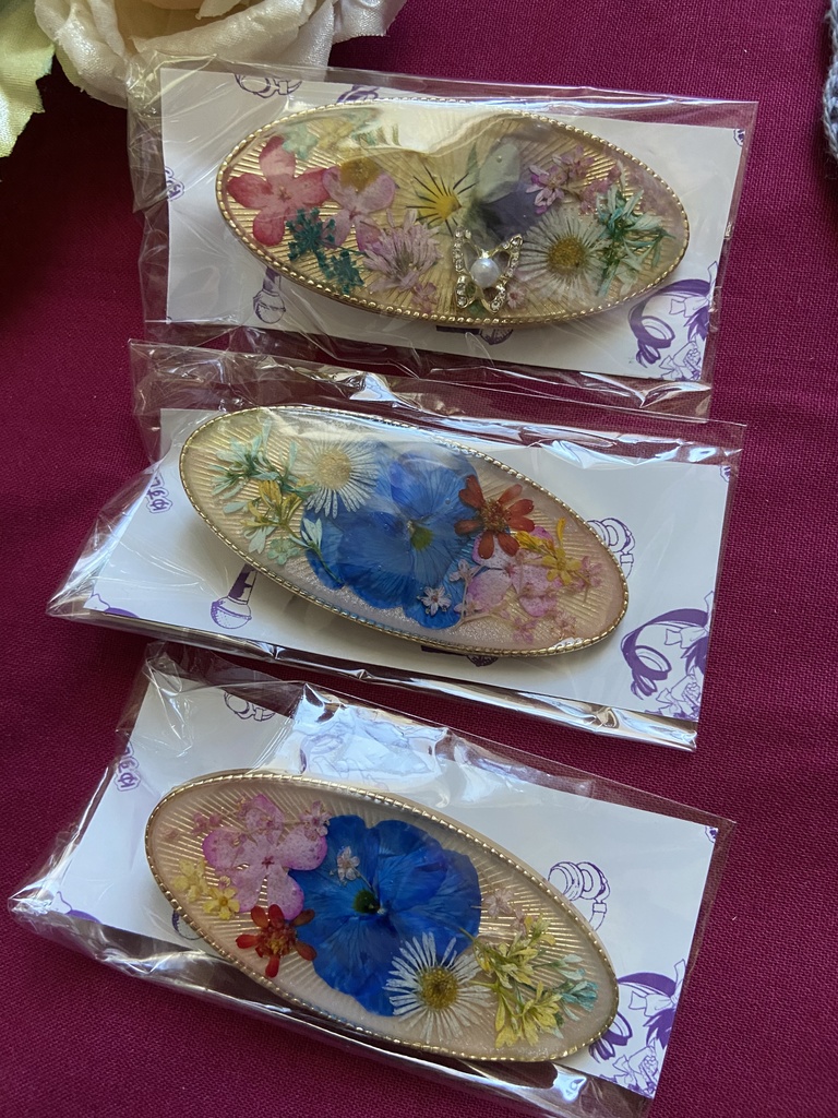 お花いっぱいのヘアクリップ