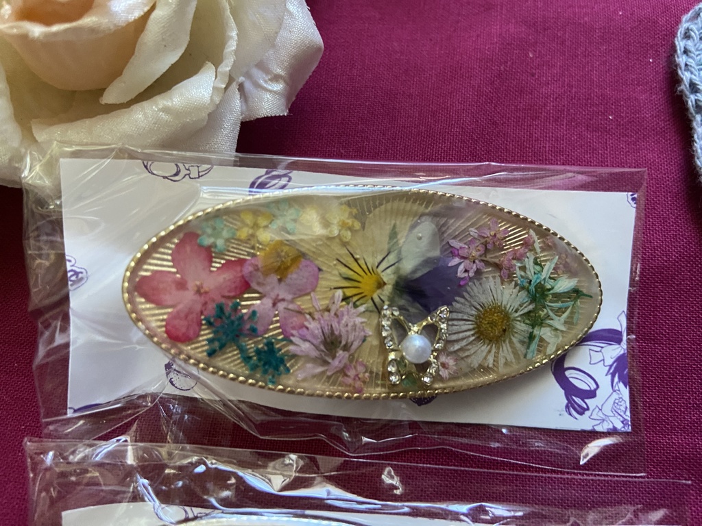 お花いっぱいのヘアクリップ