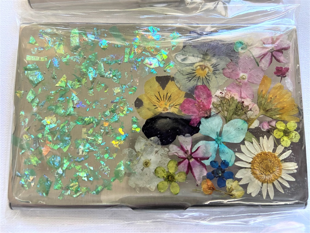 ドライフラワーのキラキラカードケース