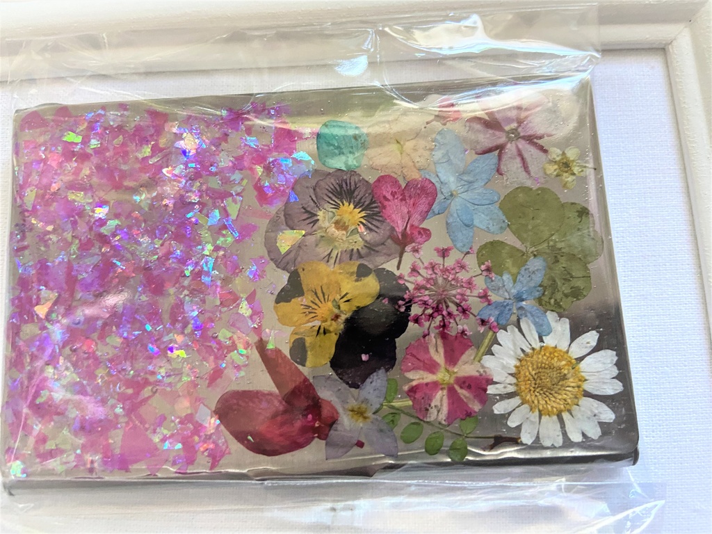 ドライフラワーのキラキラカードケース