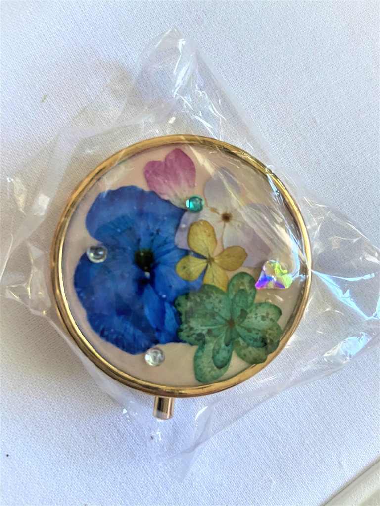 お花いっぱいのピルケース