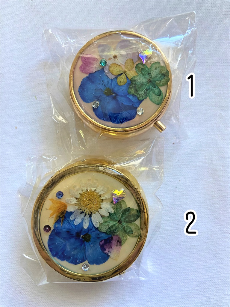 お花いっぱいのピルケース