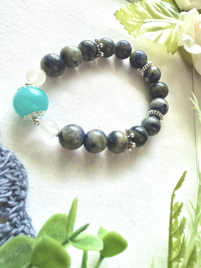 声を整え、想いを届ける 表現力サポートブレスレット N11