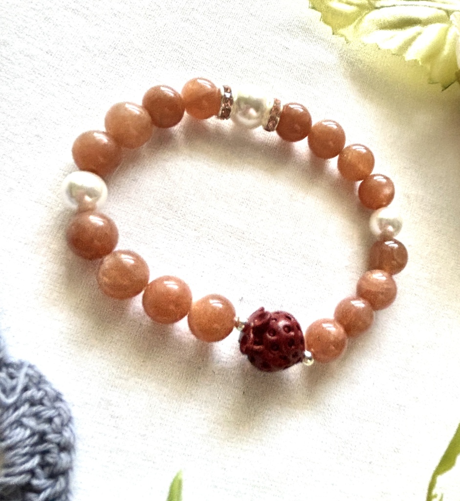 恋を引き寄せる いちごの守護ブレスレット　N17