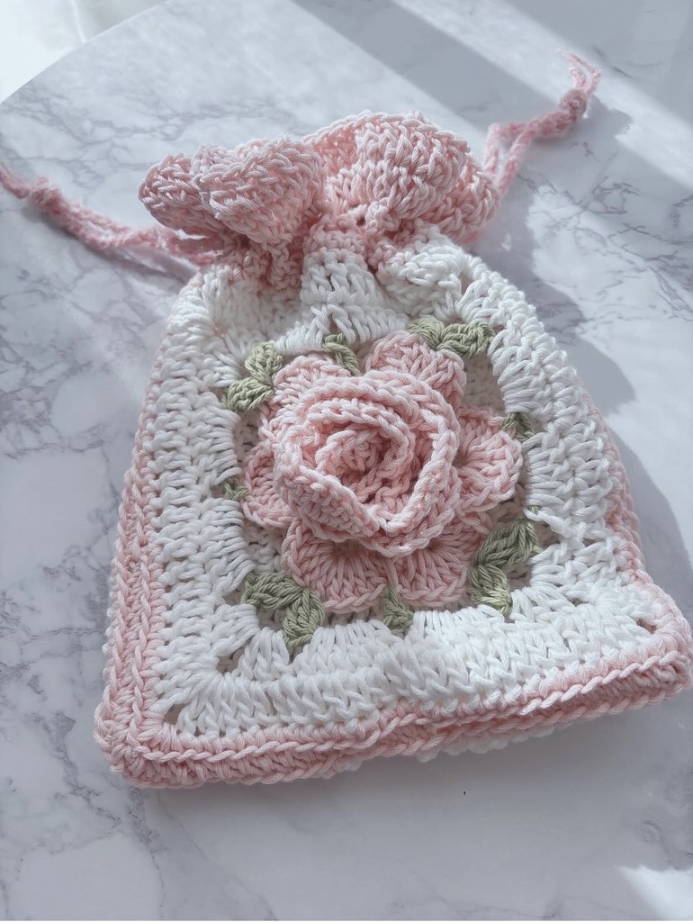 薄ピンクのバラ巾着