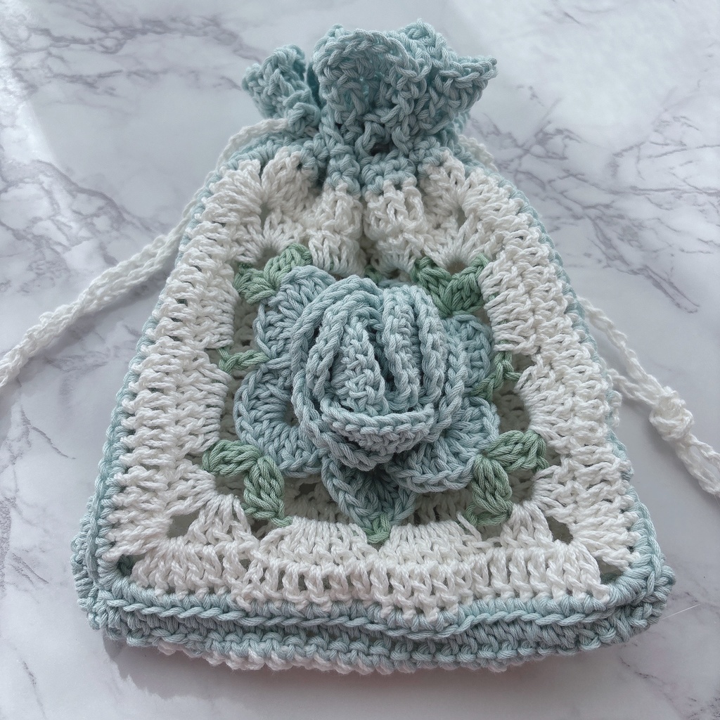 パウダーブルー薔薇の巾着