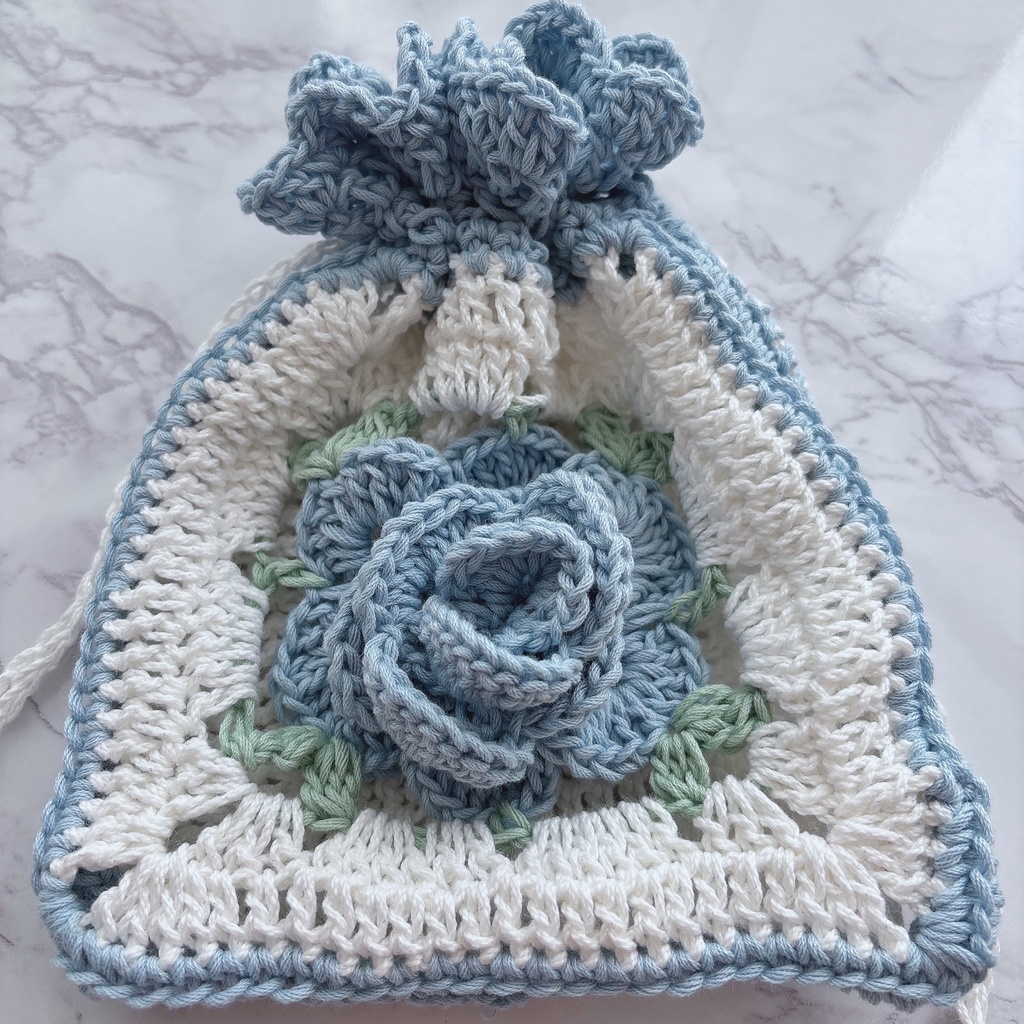 ライトブルー薔薇の巾着