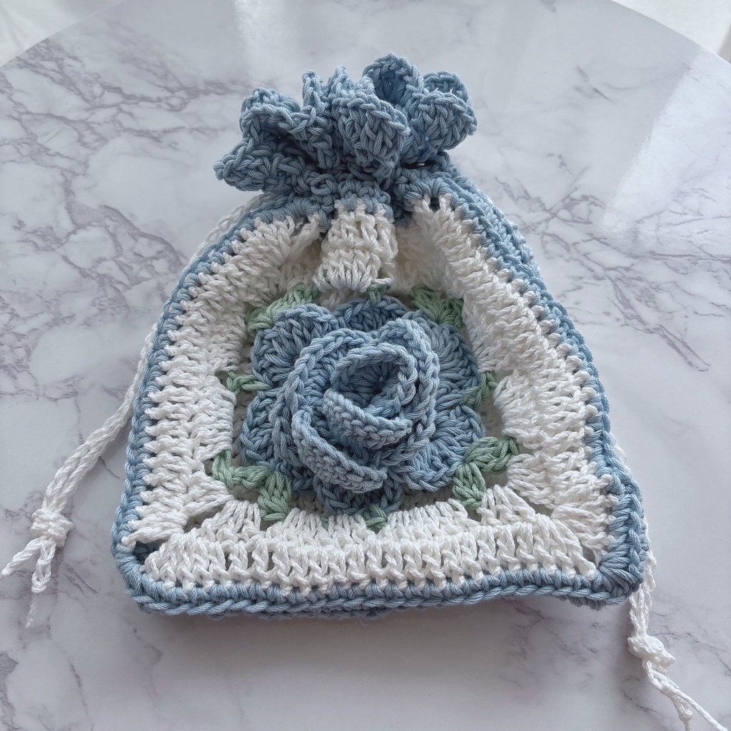 ライトブルー薔薇の巾着