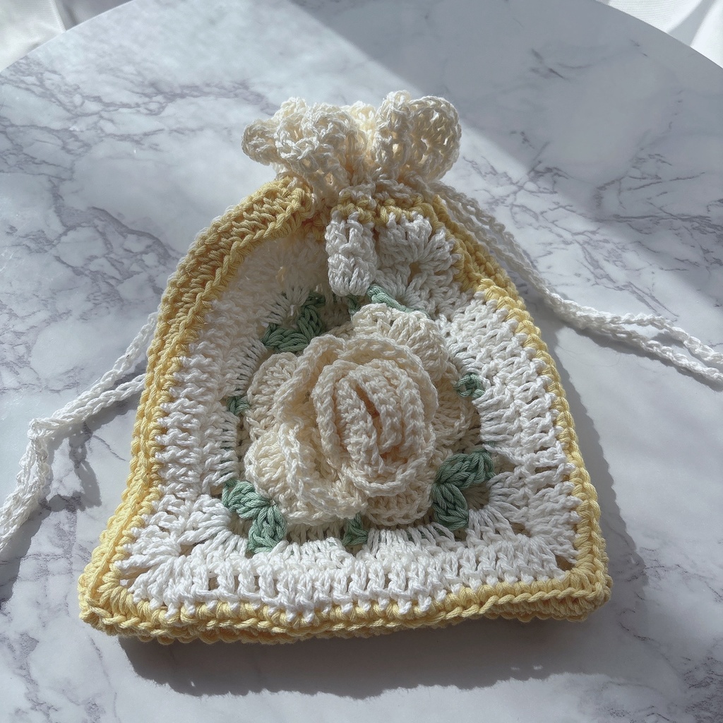 アイボリー×黄色の薔薇の巾着